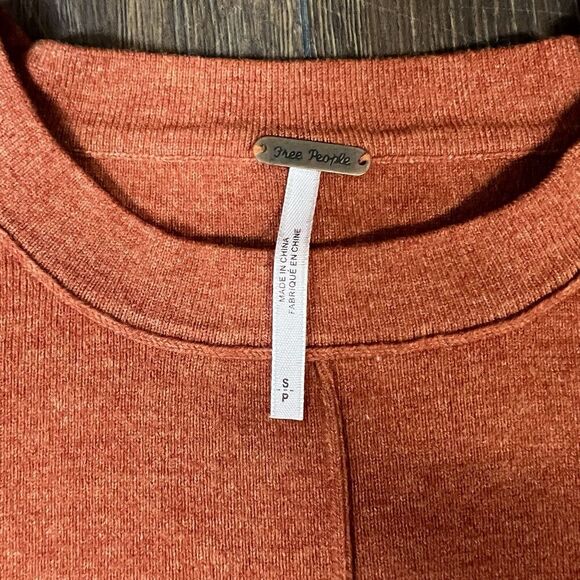 Free People Uptown Pullover Oversized Crewneck Sweater in Terra Cotta Size SM - Picture 6 of 7